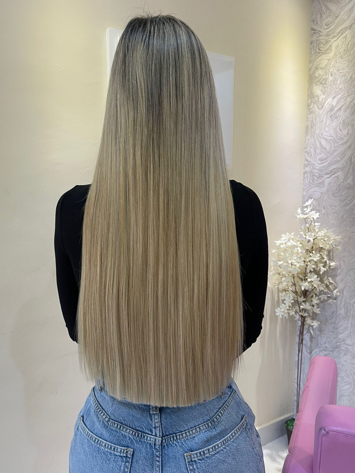 Cabello natural brillante con extensiones de cabello humano premium